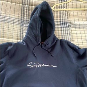 AUTHENTIC SUPREME SWEATSHIRT